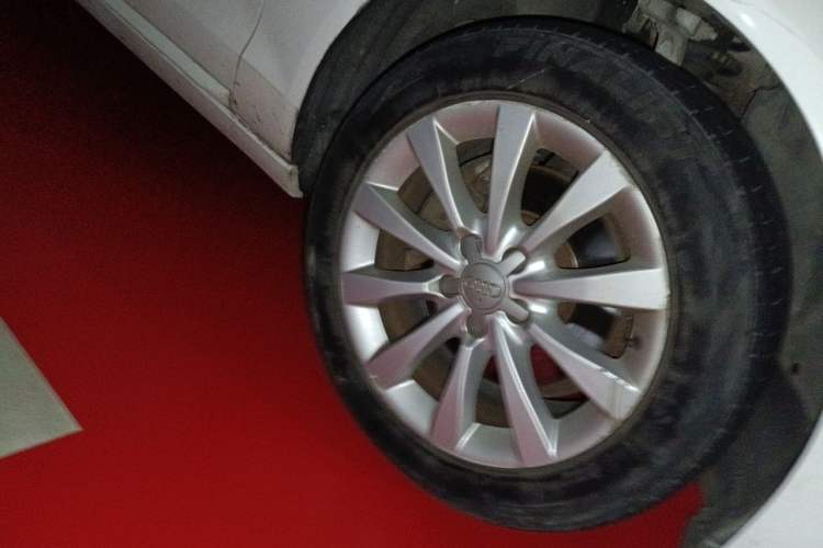 Used Audi A6L 2014 TFSI Standard Model Right Front Wheel Hub
