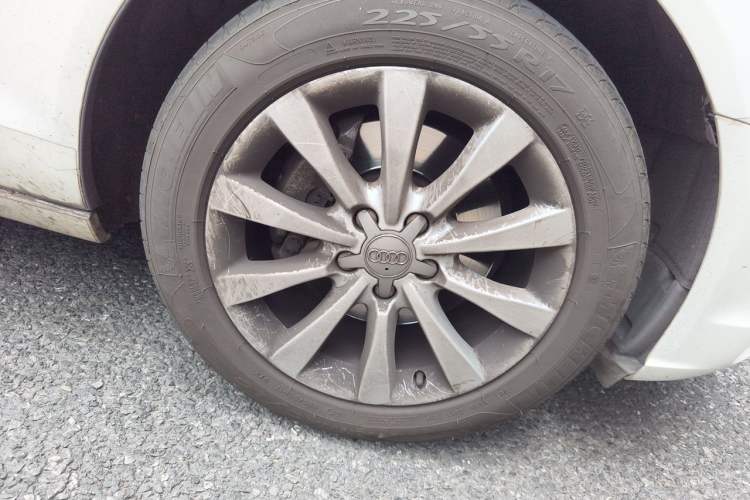 Used Audi A6L 2014 TFSI Standard Model Right Front Wheel Hub