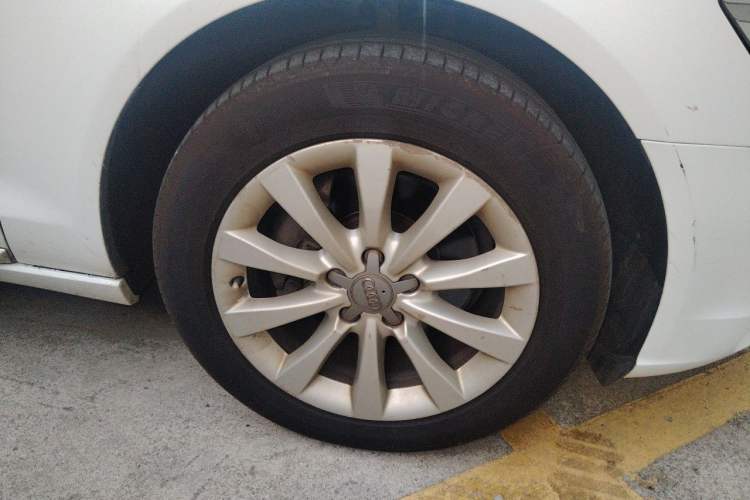 Used Audi A6L 2014 30 FSI Technology Model Right Front Wheel Hub