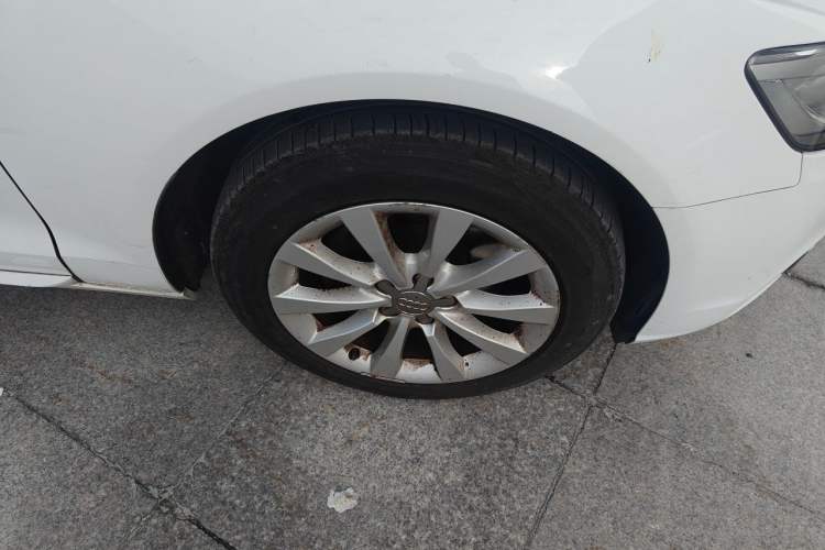 Used Audi A6L 2014 TFSI Standard Model Right Front Wheel Hub