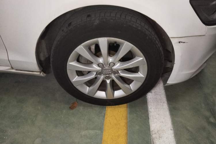 Used Audi A6L 2014 TFSI Standard Model Right Front Wheel Hub