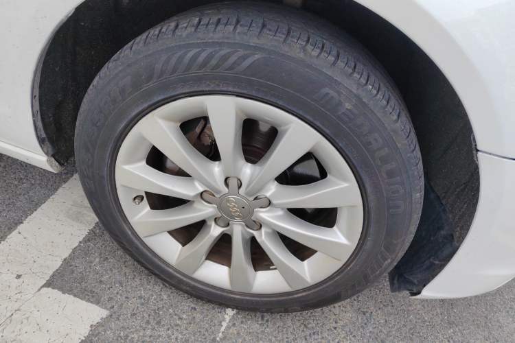 Used Audi A6L 2014 TFSI Standard Model Right Front Wheel Hub