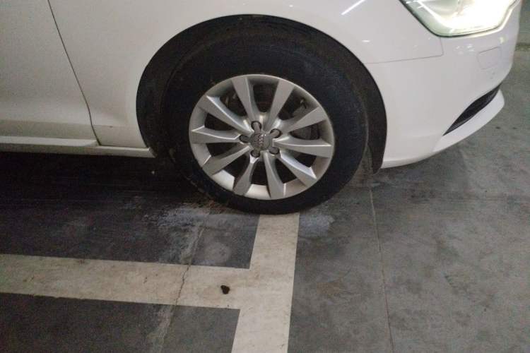 Used Audi A6L 2014 TFSI Standard Model Right Front Wheel Hub
