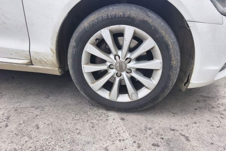 Used Audi A6L 2014 TFSI Standard Model Right Front Wheel Hub