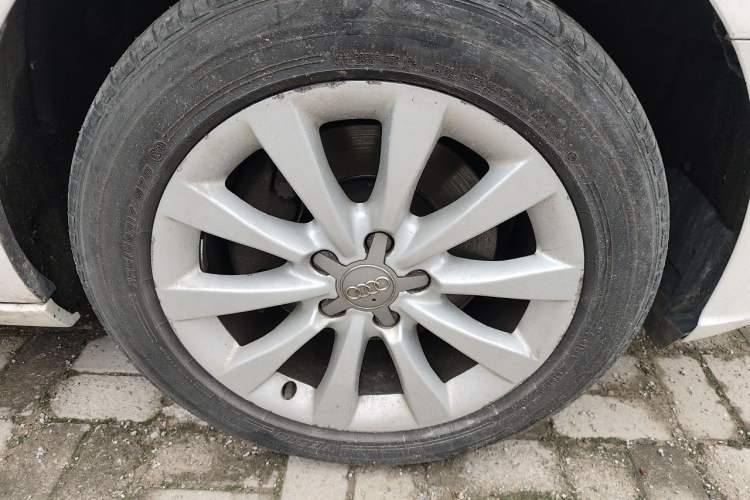 Used Audi A6L 2014 TFSI Standard Model Right Front Wheel Hub