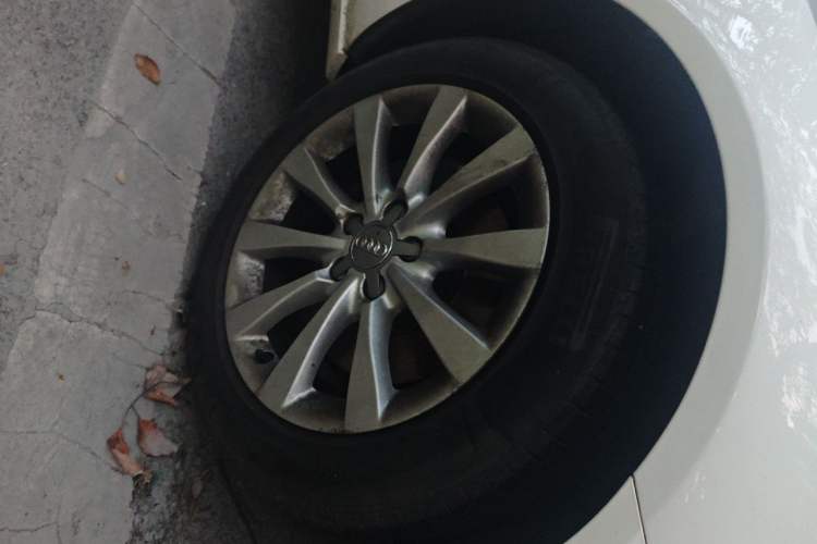 Used Audi A6L 2014 TFSI Standard Model Right Front Wheel Hub