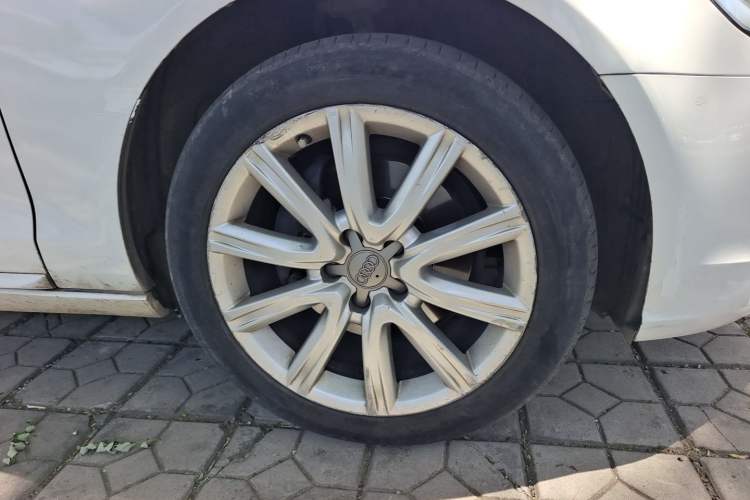 Used Audi A6L 2014 TFSI Standard Model Right Front Wheel Hub