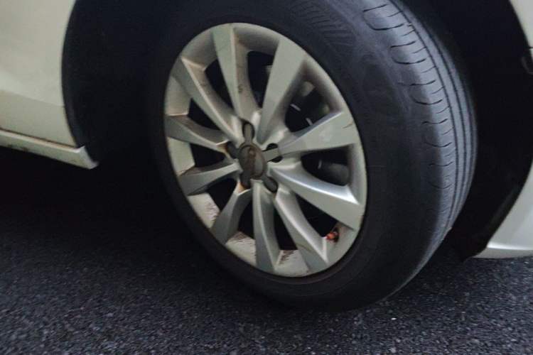 Used Audi A6L 2014 TFSI Standard Model Right Front Wheel Hub
