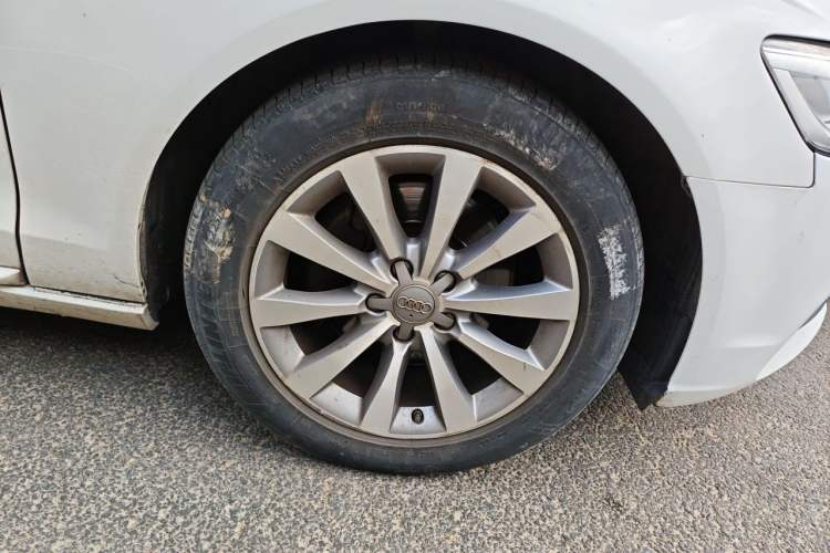 Used Audi A6L 2014 TFSI Standard Model Right Front Wheel Hub