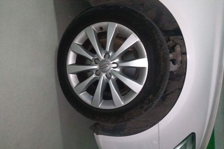 Used Audi A6L 2014 TFSI Standard Model Right Front Wheel Hub