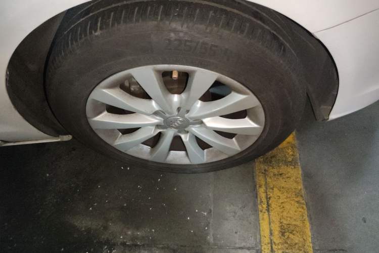 Used Audi A6L 2014 TFSI Standard Model Right Front Wheel Hub