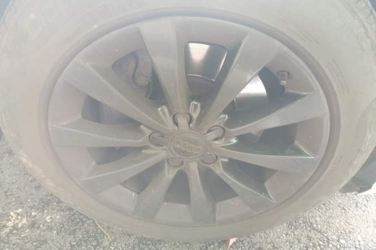 Used Audi A6L 2014 30 FSI Technology Model Right Front Wheel Hub