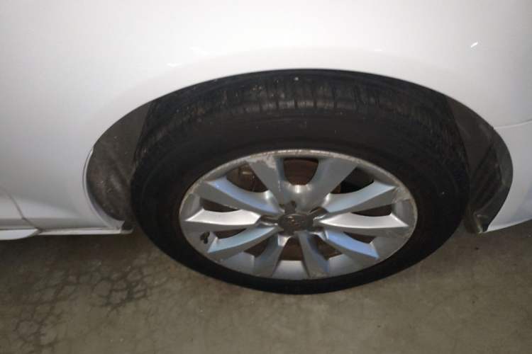Used Audi A6L 2014 TFSI Standard Model Right Front Wheel Hub