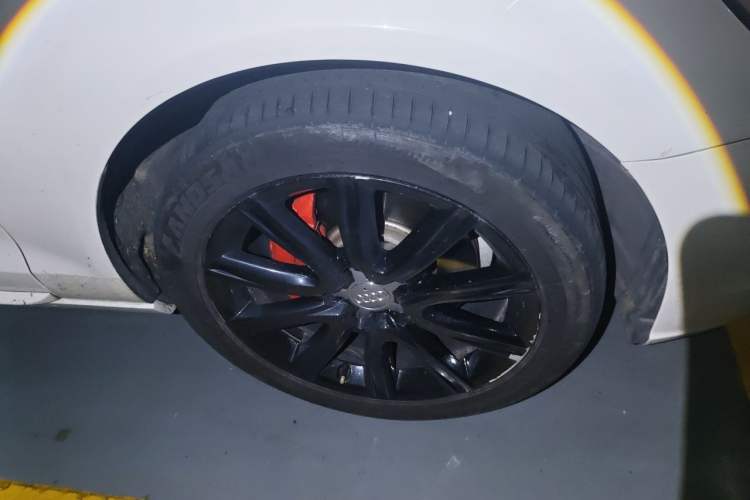 Used Audi A6L 2014 TFSI Standard Model Right Front Wheel Hub