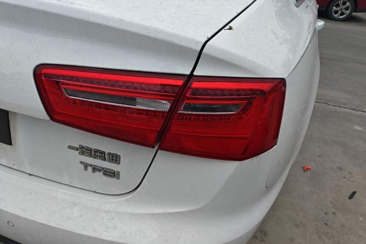 Used Audi A6L 2014 TFSI Standard Model Right Rear Taillight