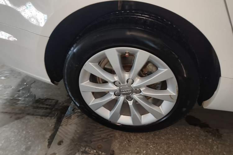 Used Audi A6L 2014 30 FSI Comfort Model Right Rear Wheel Hub