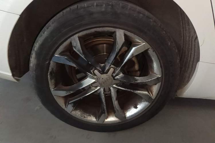 Used Audi A6L 2014 TFSI Standard Model Right Rear Wheel Hub