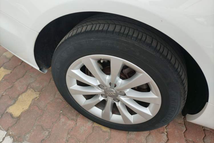 Used Audi A6L 2014 TFSI Standard Model Right Rear Wheel Hub