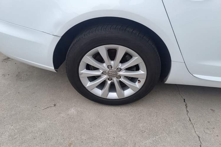 Used Audi A6L 2014 TFSI Standard Model Right Rear Wheel Hub