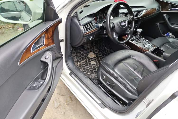 Used Audi A6L 2014 30 FSI Comfort Model Steering Wheel