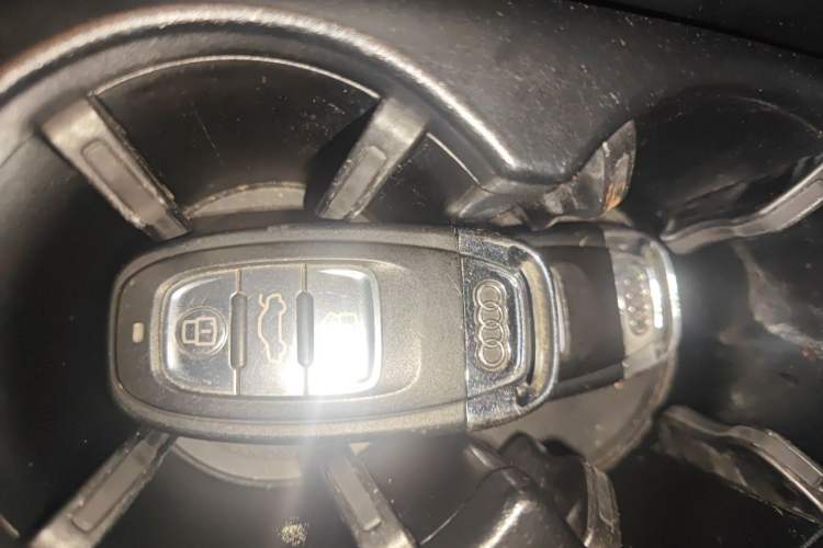 Used Audi A6L 2014 30 FSI Comfort Model Vehicle Key
