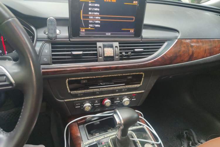 Used Audi A6L 2014 TFSI Standard Model Audio And AC Panel