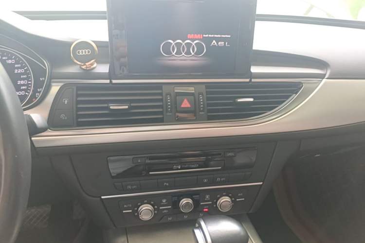 Used Audi A6L 2014 TFSI Standard Model Audio And AC Panel