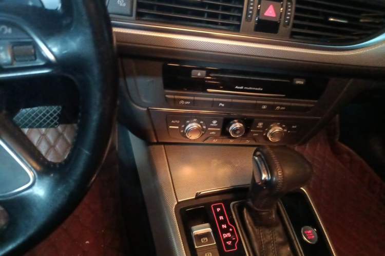 Used Audi A6L 2014 TFSI Standard Model Audio And AC Panel