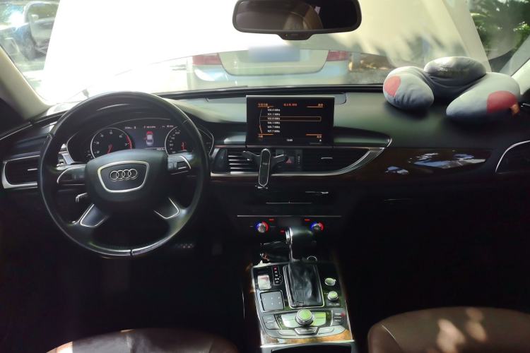 Used Audi A6L 2014 30 FSI Comfort Model Center Console