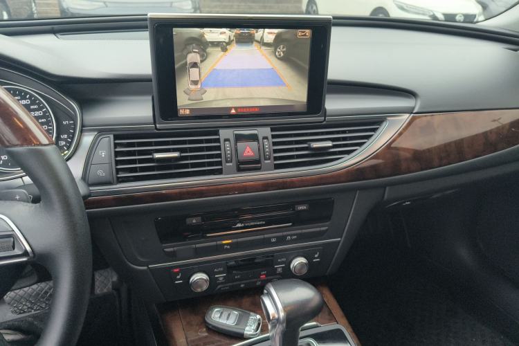 Used Audi A6L 2014 30 FSI Comfort Model Center Console