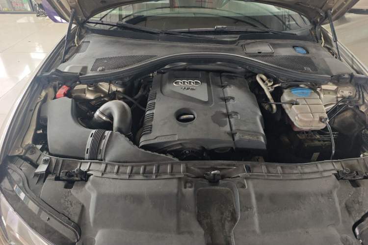 Used Audi A6L 2014 TFSI Standard Model Engine Bay