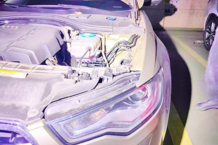Used Audi A6L 2014 TFSI Standard Model Engine Bay Left