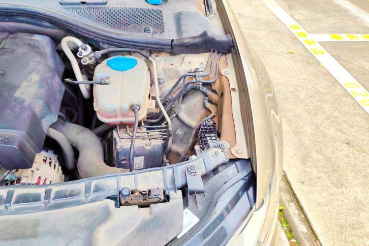 Used Audi A6L 2014 TFSI Comfort Model Engine Bay Left