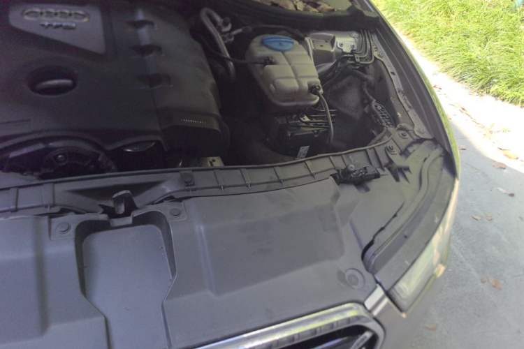Used Audi A6L 2014 TFSI Standard Model Engine Bay Left