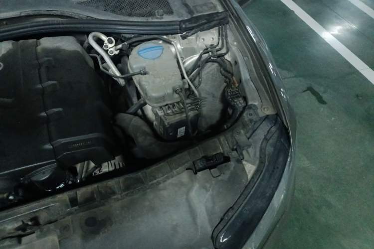 Used Audi A6L 2014 TFSI Standard Model Engine Bay Left