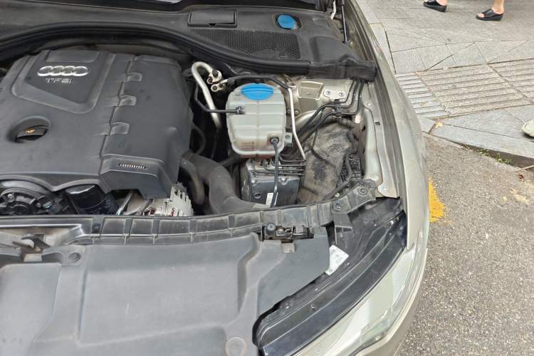 Used Audi A6L 2014 TFSI Standard Model Engine Bay Left