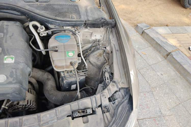 Used Audi A6L 2014 TFSI Standard Model Engine Bay Left