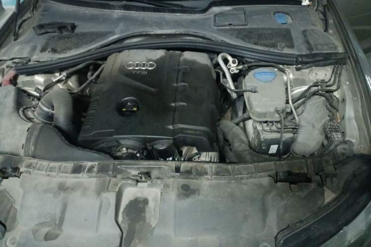 Used Audi A6L 2014 TFSI Standard Model Engine Bay