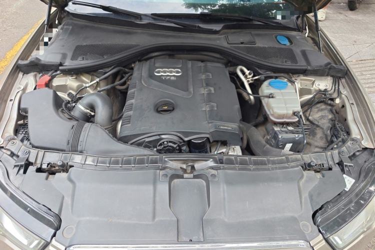 Used Audi A6L 2014 TFSI Standard Model Engine Bay