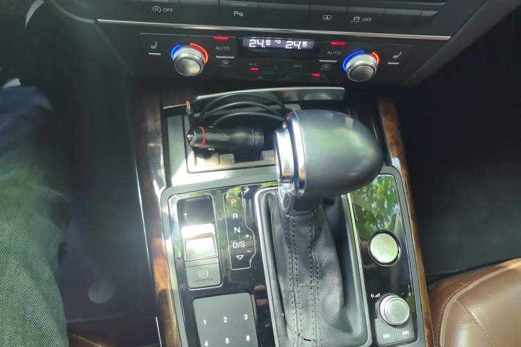 Used Audi A6L 2014 30 FSI Comfort Model Gear Lever