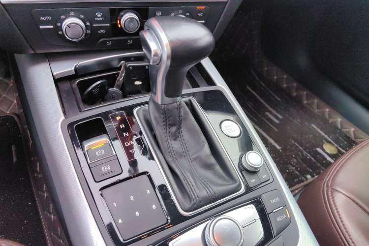 Used Audi A6L 2014 TFSI Standard Model Gear Lever