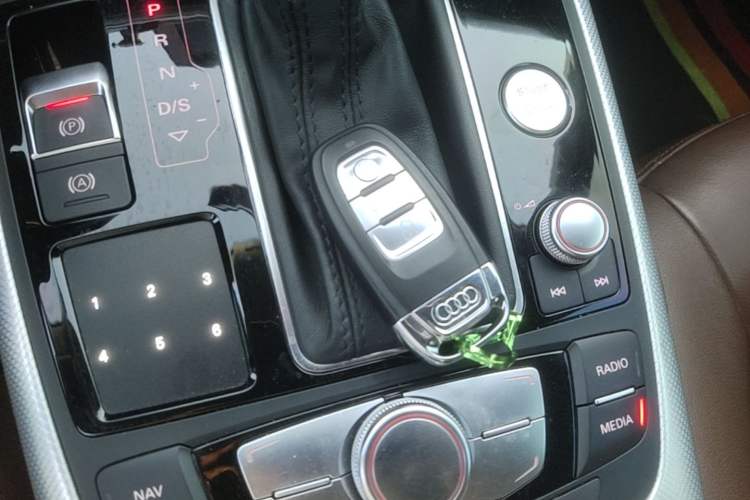 Used Audi A6L 2014 TFSI Standard Model Interior 1