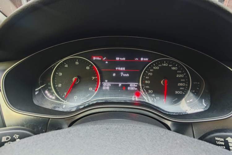 Used Audi A6L 2014 TFSI Standard Model Odometer Close Up