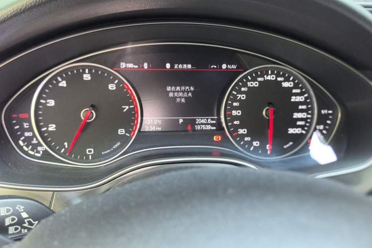 Used Audi A6L 2014 TFSI Standard Model Odometer Close Up