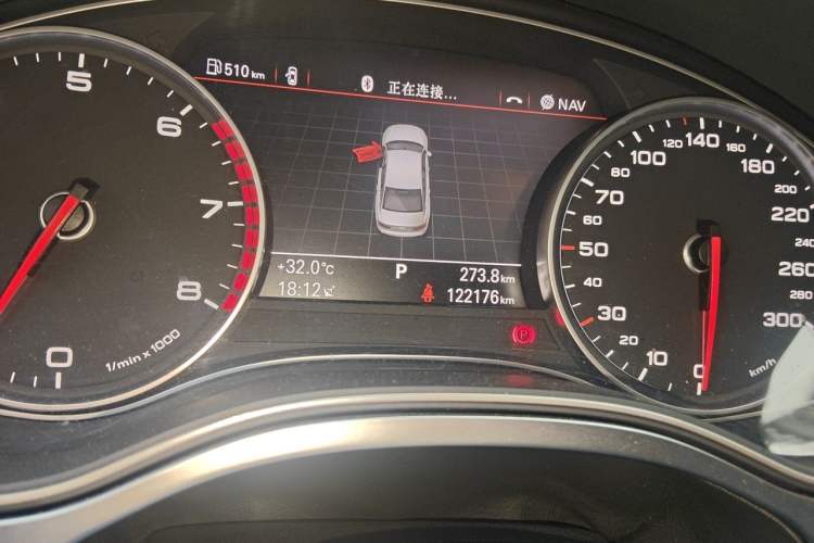 Used Audi A6L 2014 TFSI Standard Model Odometer Close Up