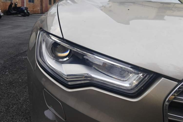 Used Audi A6L 2014 TFSI Standard Model Right Front Headlight