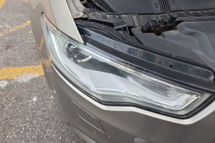 Used Audi A6L 2014 TFSI Standard Model Right Front Headlight