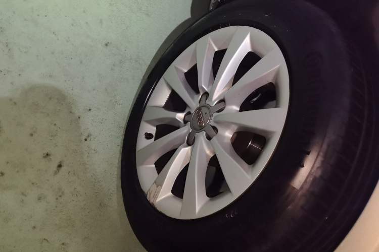 Used Audi A6L 2014 TFSI Standard Model Right Front Wheel Hub