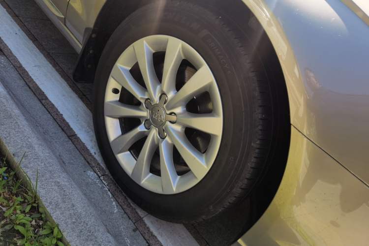 Used Audi A6L 2014 30 FSI Comfort Model Right Front Wheel Hub