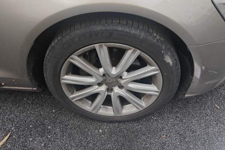 Used Audi A6L 2014 TFSI Standard Model Right Front Wheel Hub